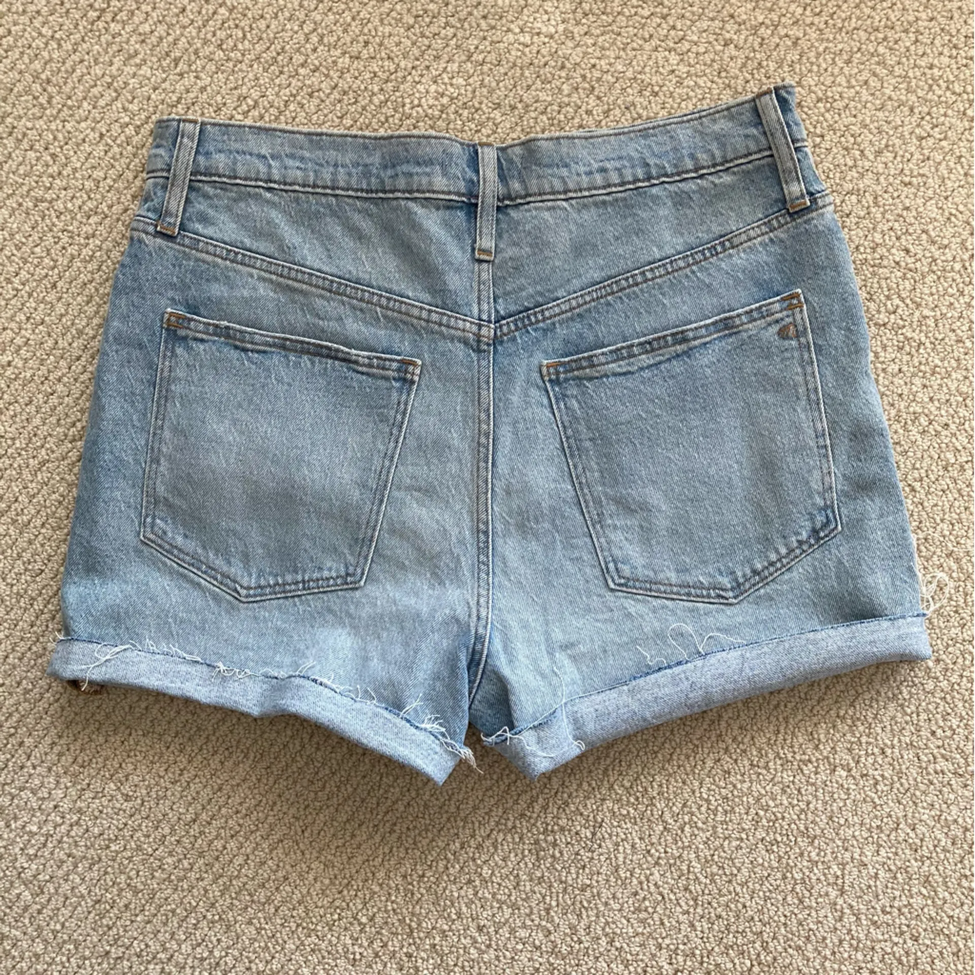 Madewell High Rise Denim Shorts Light Wash Tencel Magic Pockets Size 31 NWT - Image 9