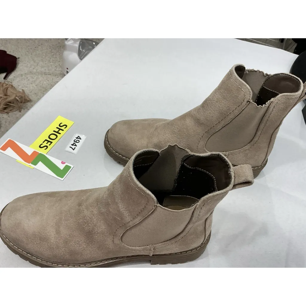 Womans Cliff By White Mt Mastery Pull On Ankle Boots 10 M Tan Elastic Ankle Heel - Image 3