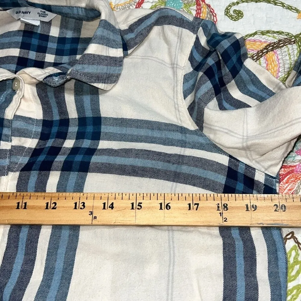 OLD NAVY the classic shirt women’s size medium blue cream plaid long sleeve - Image 5