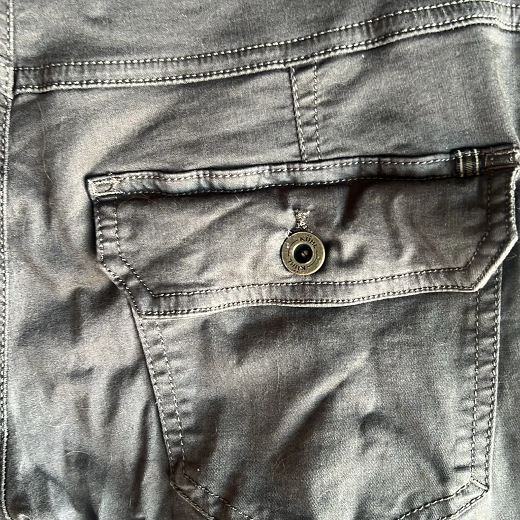 Kuhl cotton stretch hiking cargo pant size 10 - Image 4