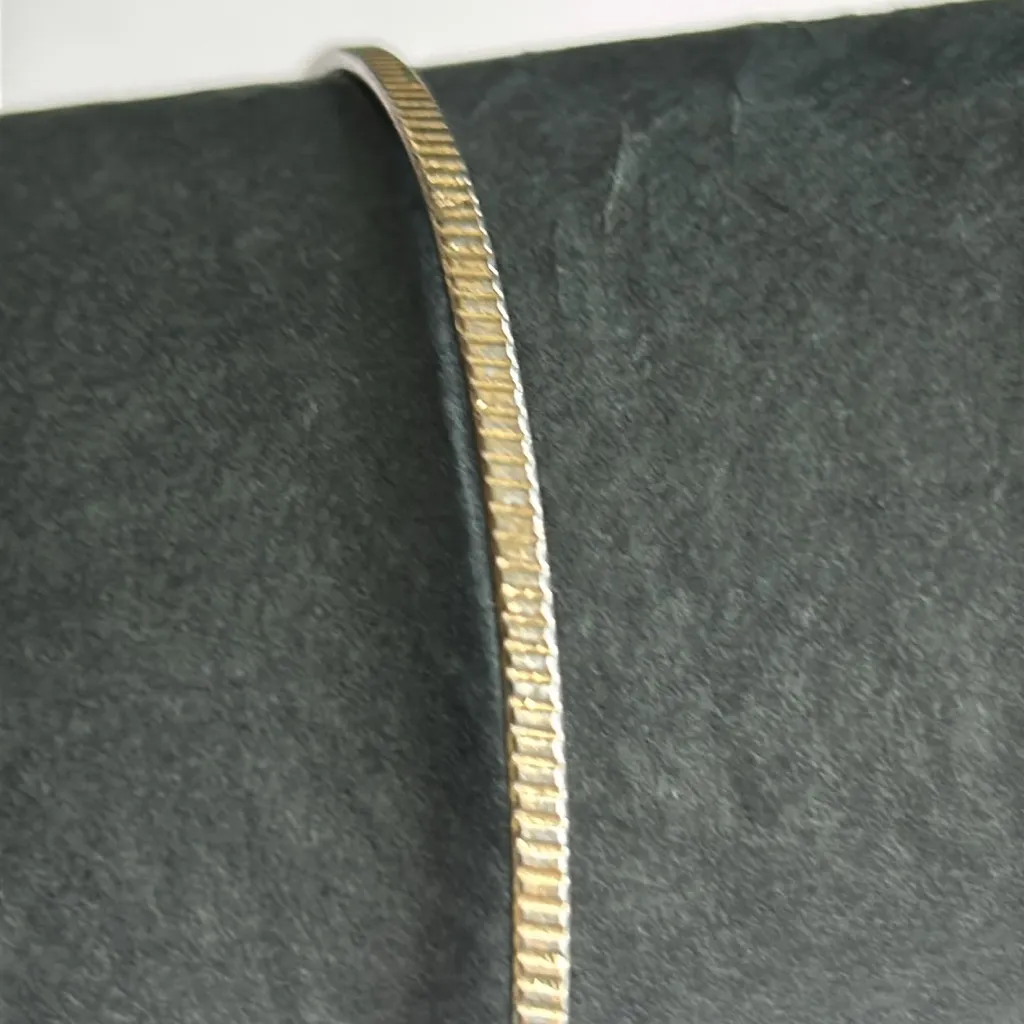 Women’s vintage dainty gold tone patterned bangle bracelet one size‎ - Image 3