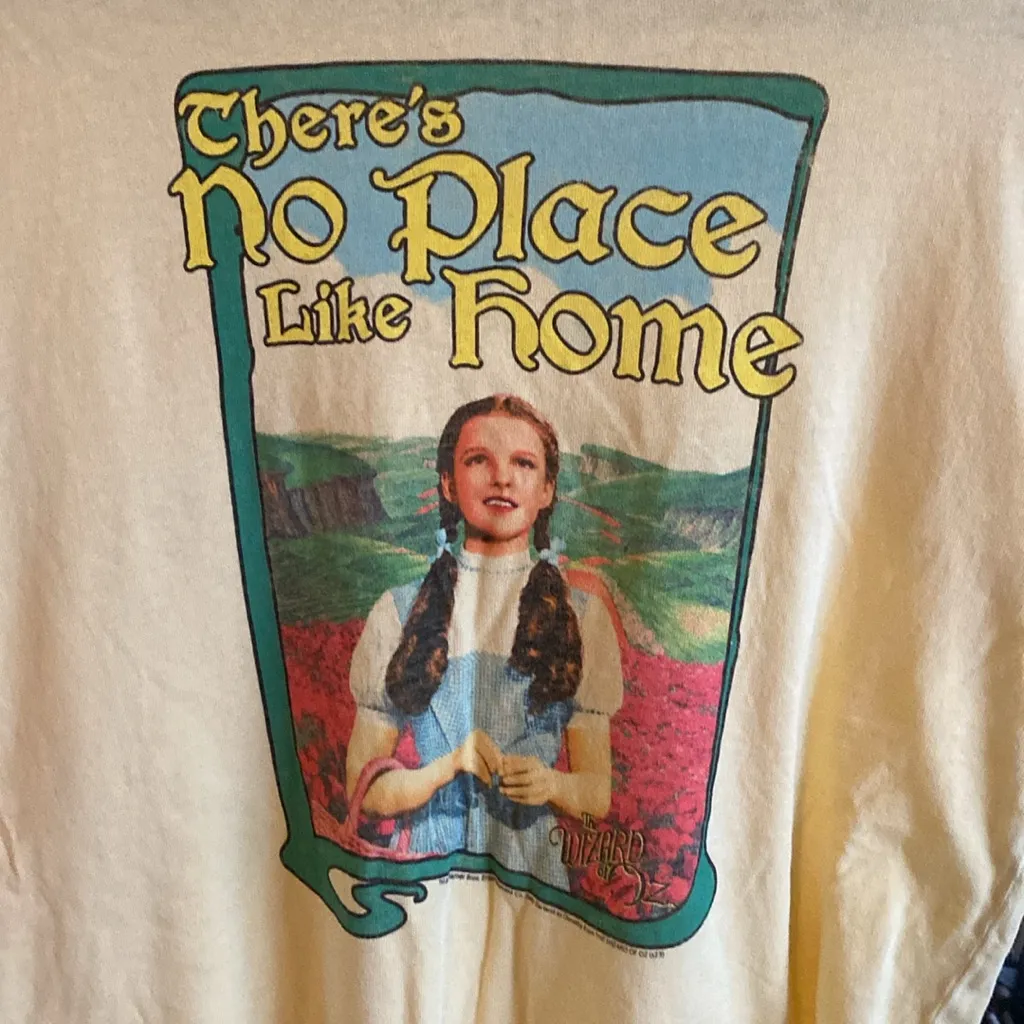 Junk Food Women's Wizard of Oz Dorothy Vintage Tee Size Large Yellow - Image 7