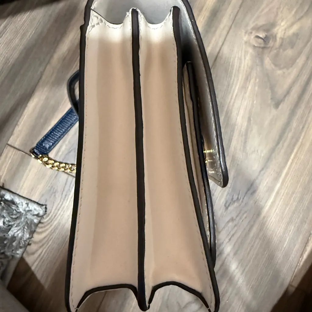 NWOT Michael Kors embossed leather, large "Jade" shoulder bag. - Image 10