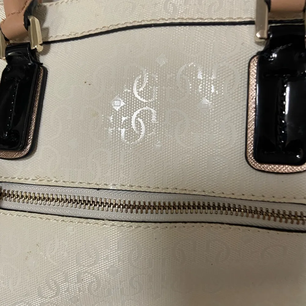Guess purse cream w black flowers useful but well loved $49 - Image 11