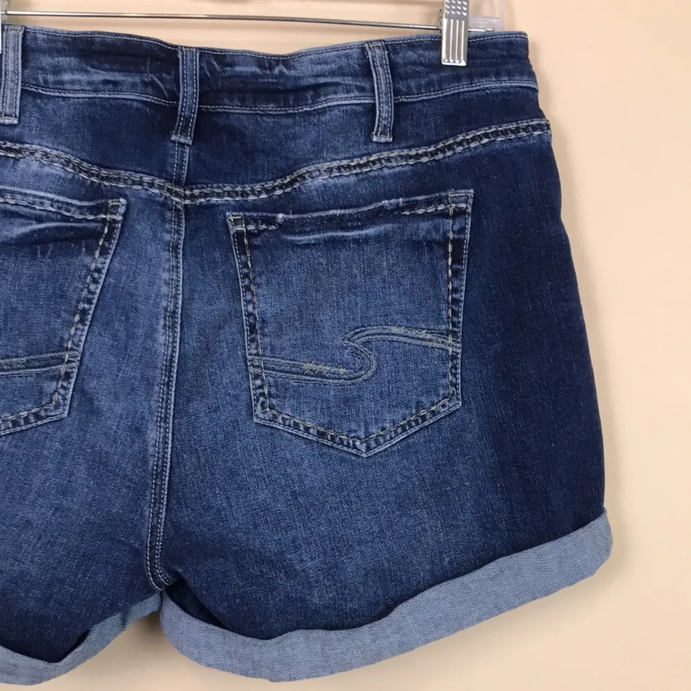 Silver Jeans Co. Women’s Elyse Short Jean Denim Medium Wash Rolled Hem - Image 8