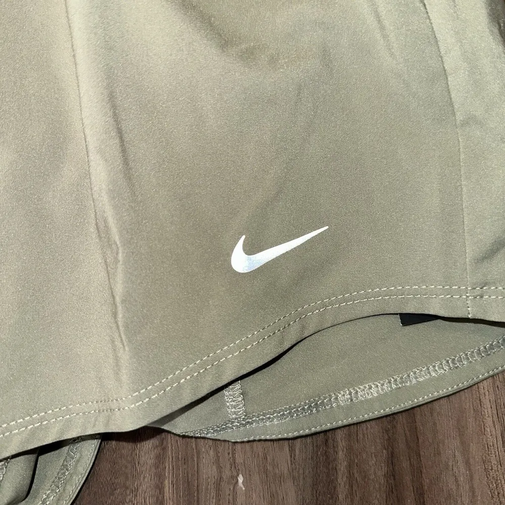Nike Women's One Dri-FIT‎ Mid-Rise 3" Brief-Lined Shorts Size Small Light Army - Image 6