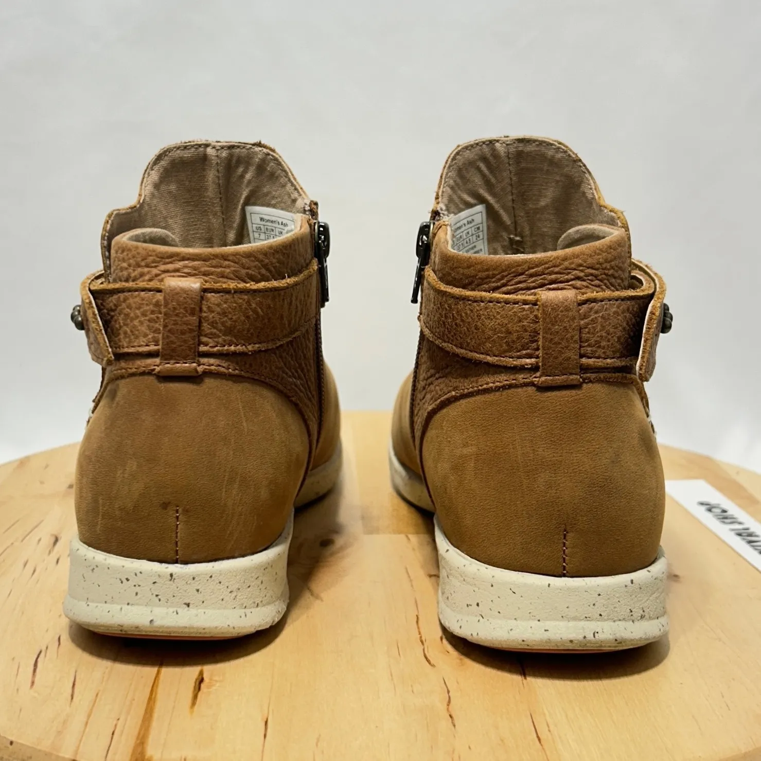 SuperFeet Women's Ash Tan Zip Ankle Bootie Slip Resistant - Image 6