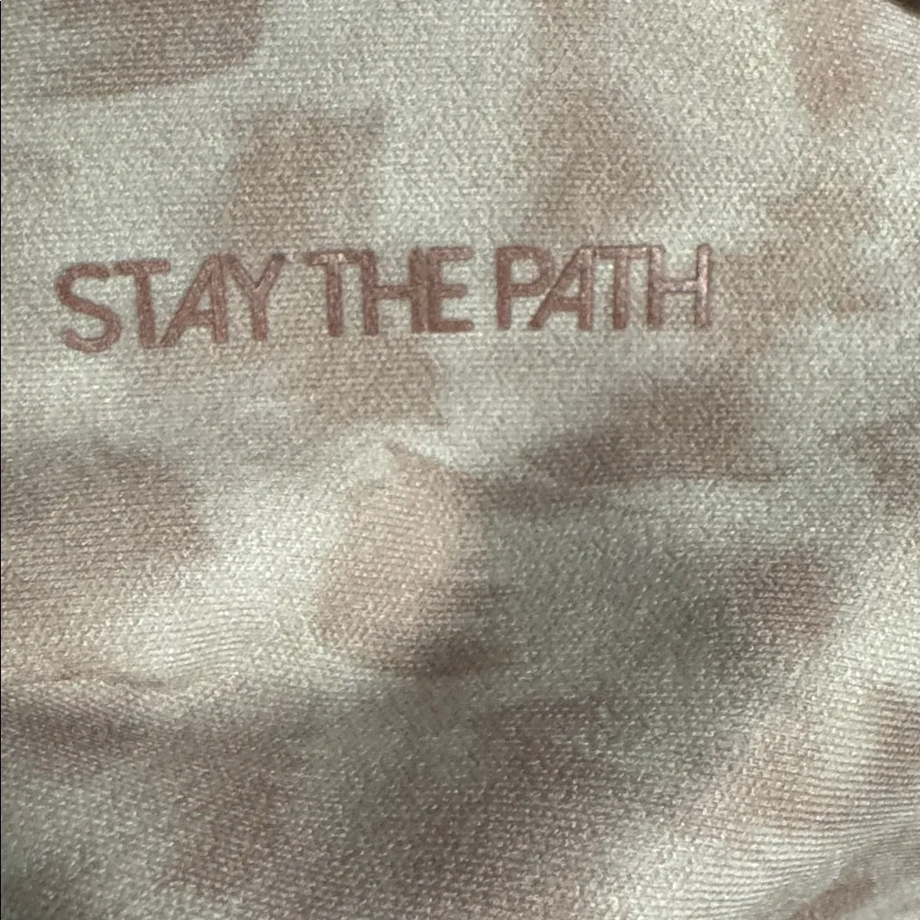 CALIA by Carrie Underwood Women's Essential Printed Legging Medium Camo Neutral White - Image 8