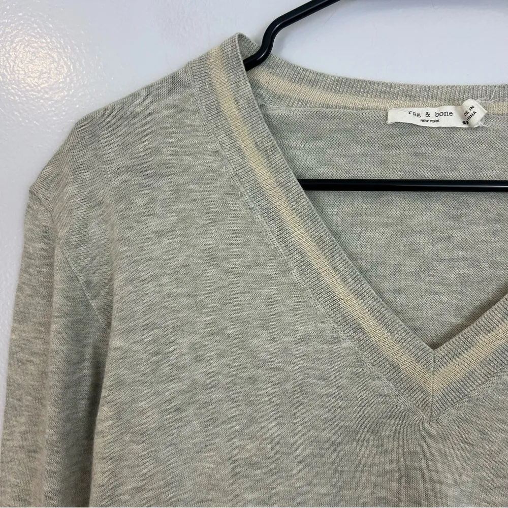 Rag & Bone Lightweight V-neck Grey/Cream Stripe Pullover Sweater Size Small - Image 5