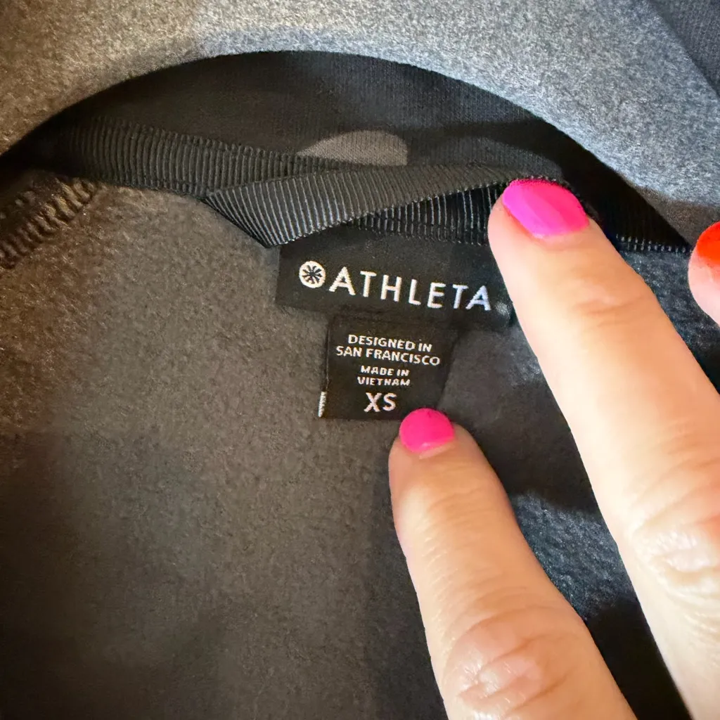 Athleta Triumph Hoodie Black Grey Camo! Size XS! - Image 3