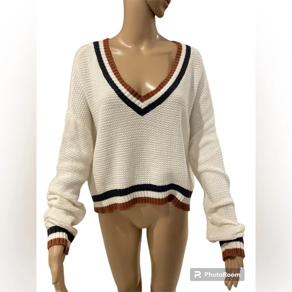 American Eagle  Women's Navy and White Jumper size M - Image 4