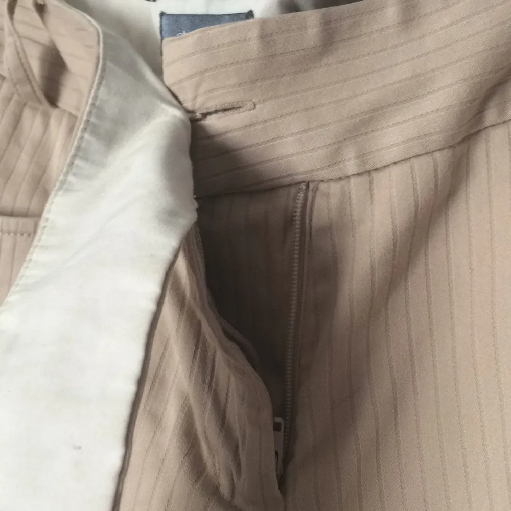 Vintage Size 6 tall boot cut tan pants for women - Image 5