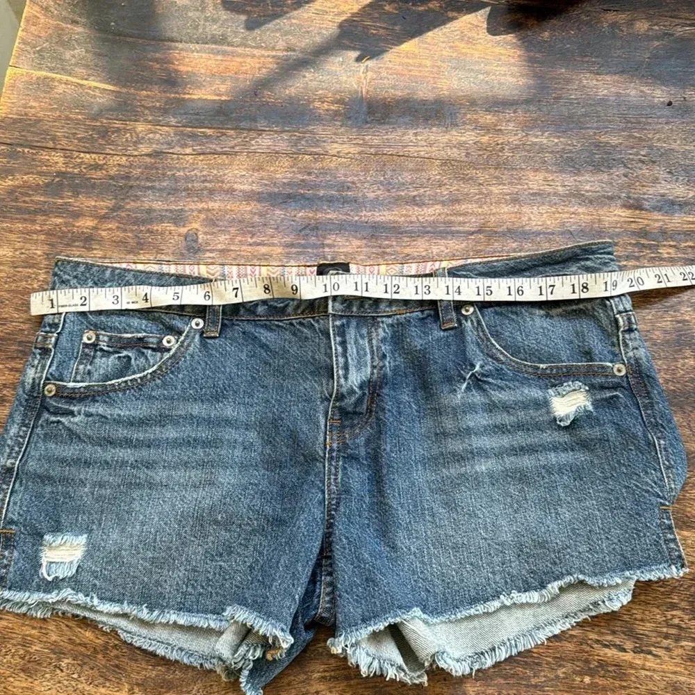 Ripcurl size 13 denim micro shorts beach brand cut offs distressed - Image 6