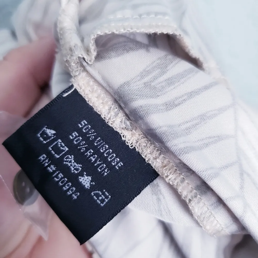 Belldini Ivory Palm Leaf Shorts - Image 10