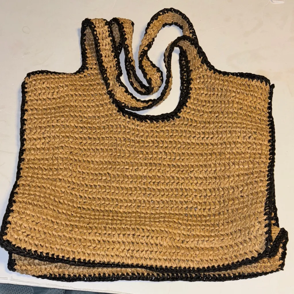 TAN WITH BLACK STRAW TOTE BAG
LARGE SIZE TOTE PRELOVED NICE BEACH/MARKET BAG - Image 2