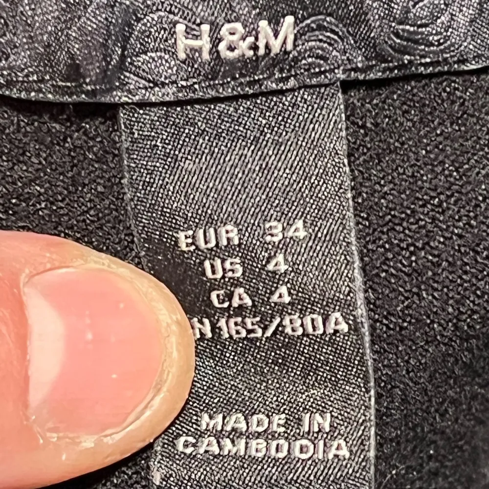 Women’s H&M Size 4 Black Button Front Cardigan Sweater - Image 3