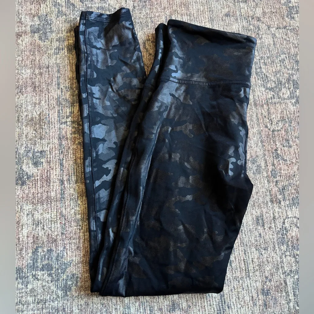 SPANX Faux Leather Camo Leggings Size L - Image 10