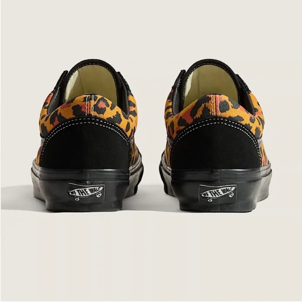 Vans Premium Old Skool Leopard
Shoe Women 9.5 US Mens 8.0 US - Image 4