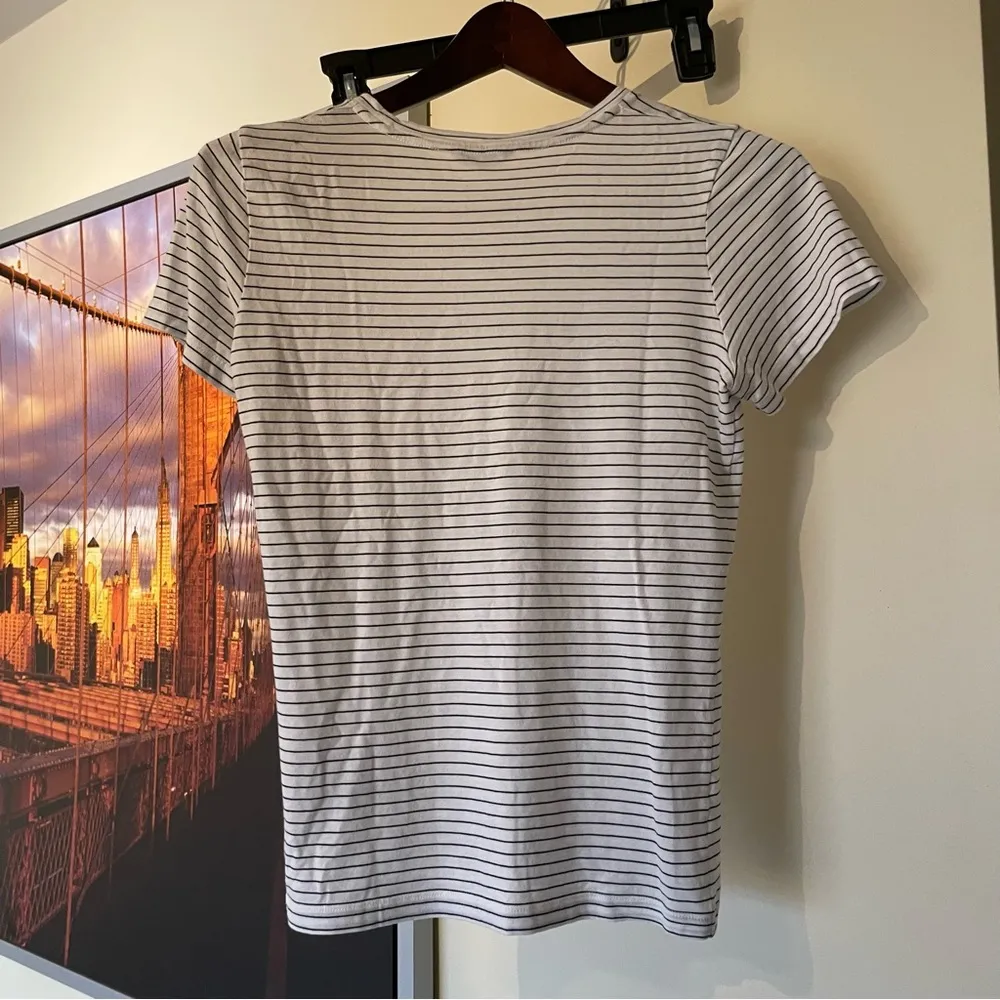 Club Monaco Elevated Basic Neutral Striped Stretch Knot T-Shirt Small - Image 6