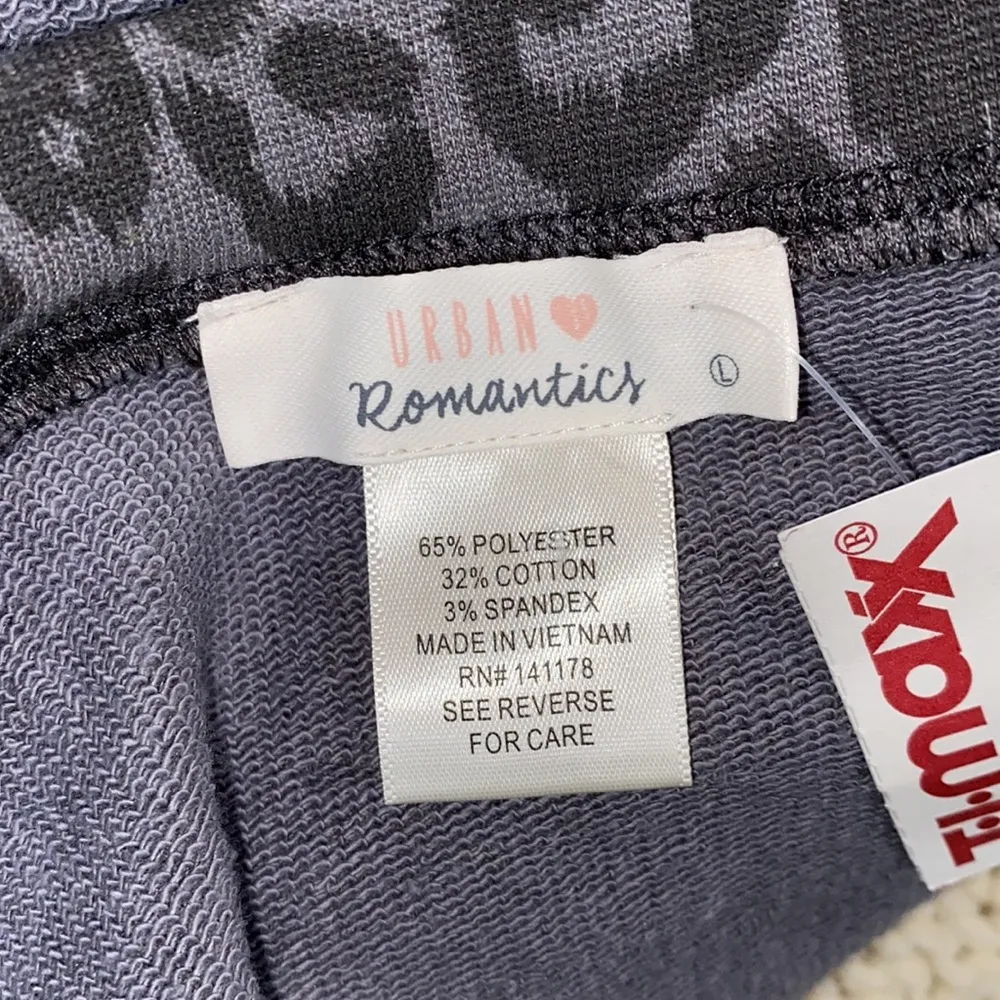 URBAN ROMANTICS grey leopard print sweatshirt top new with tags - Image 4