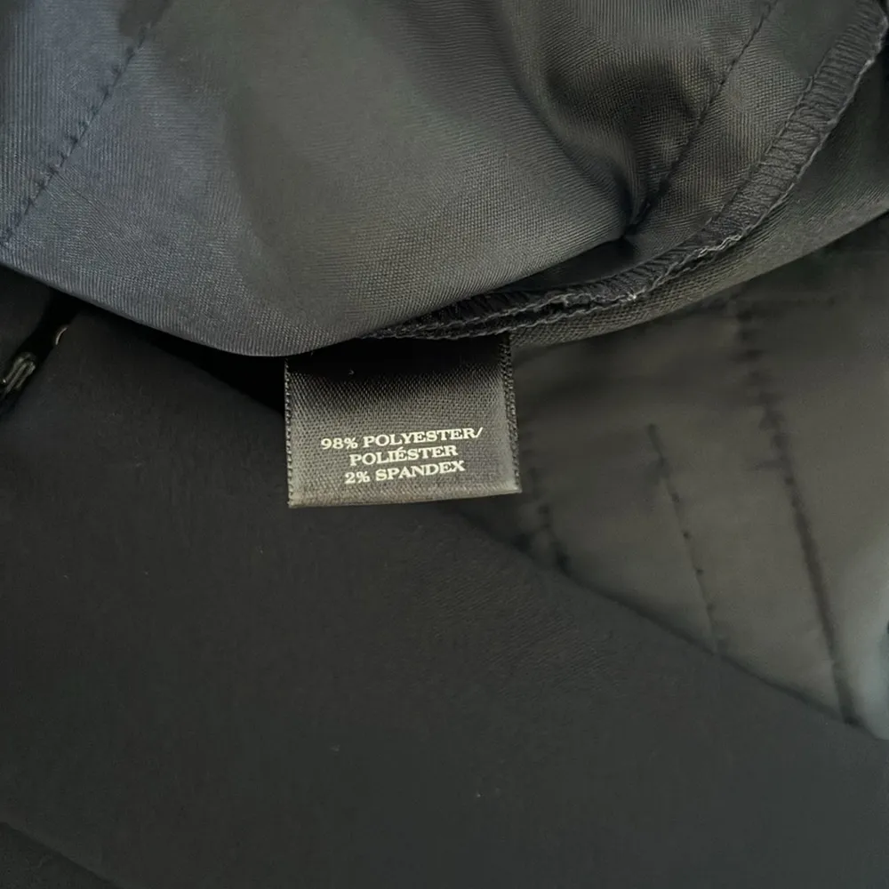 Ann Taylor Navy Shorts with Silver Buttons Size 6 - Image 4