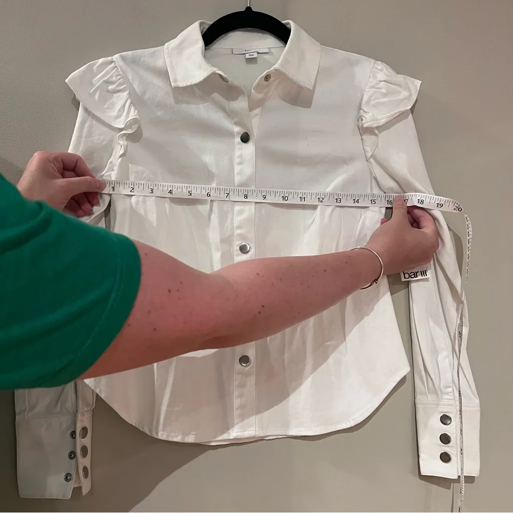 Bar III White Button Down Blouse NWT - Image 5