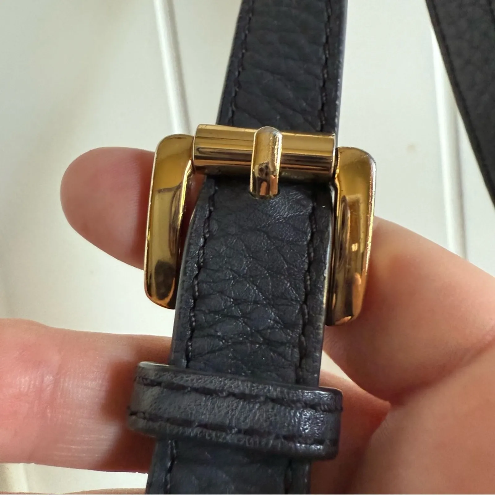 MICHAEL Michael Kors Black and Gold Shoulder Bag with Chain Detail Bucket - Image 12