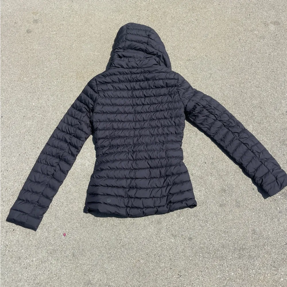 Lululemon Pack It Down jacket with detachable hoodie size 0 - Image 8
