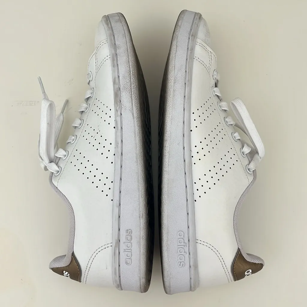 Adidas Advantage Tennis Shoe Cloudfoam Comfort White Gold Sneakers in Women’s 7 - Image 3