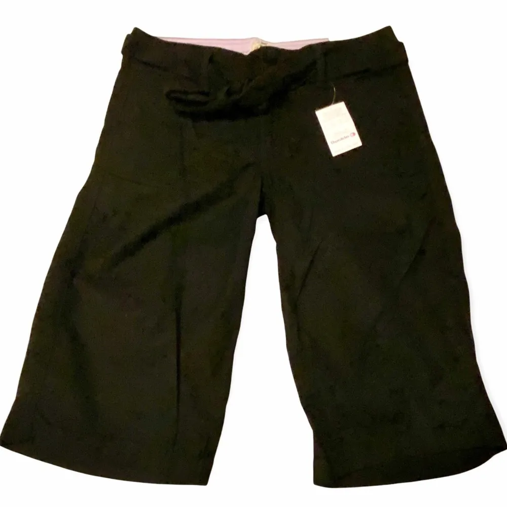 Freestyle Revolution from the Buckle cropped capri wide leg pants size 31 NWT - Image 1