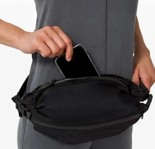 Lululemon All Hours Belt Bag - Image 4