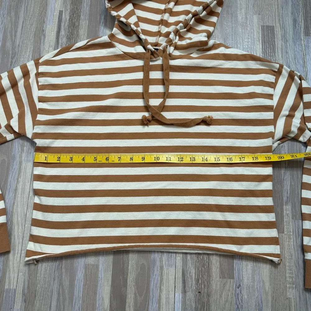 Cropped Hoodie from Forever 21, Size Large - Image 8