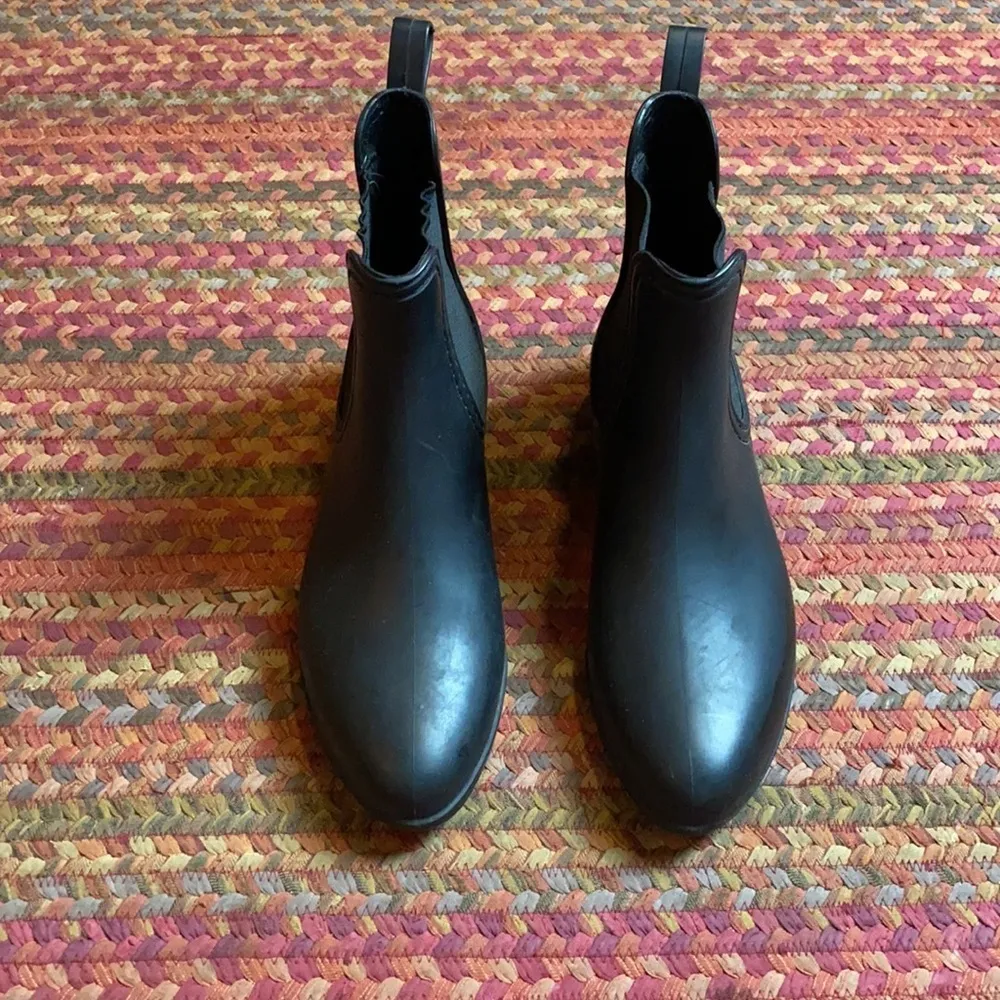 JEFFREY CAMPBELL BLACK CHELSEA SLIP ON RUBBER RAIN BOOTIES - Image 3
