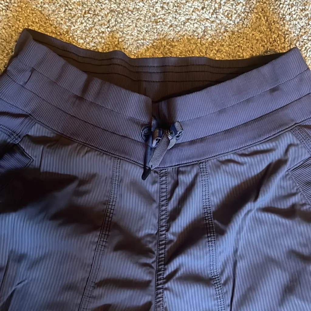 Navy blue capri length spirt pants - Image 2