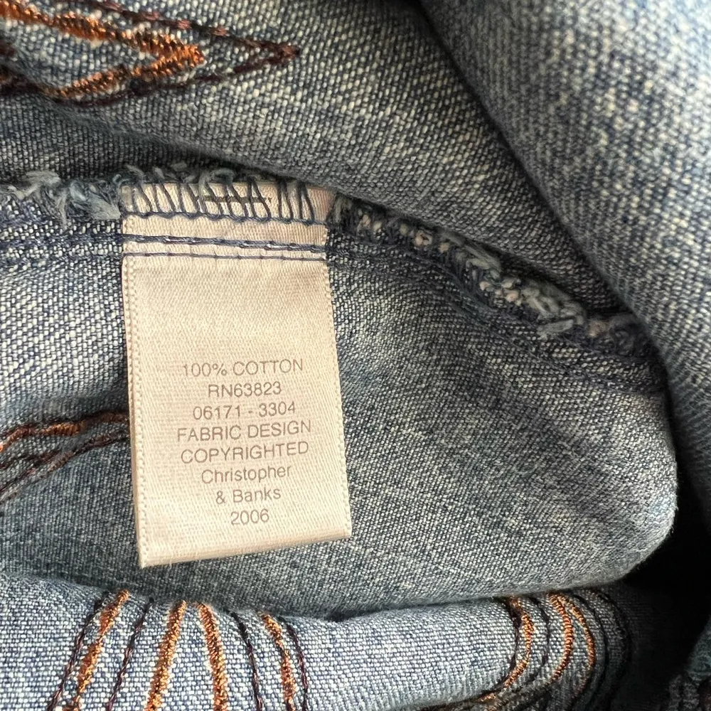 Vintage embroidered Southwest Scalloped Hem denim skirt. Size 10 - Image 5