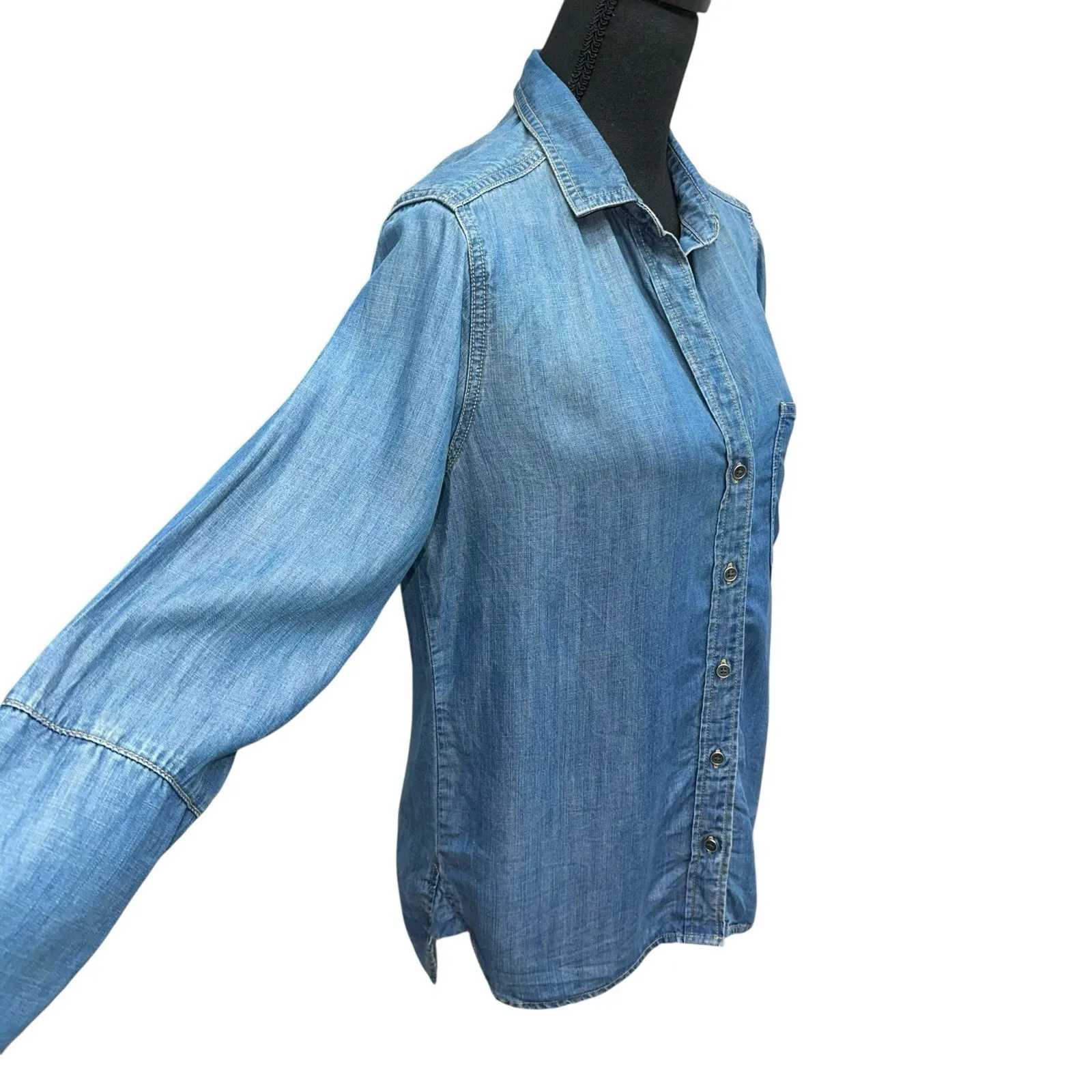 Cloth‎ & Stone Women's Size Small Chambray Blue Button Up Shirt Long Sleeve - Image 2