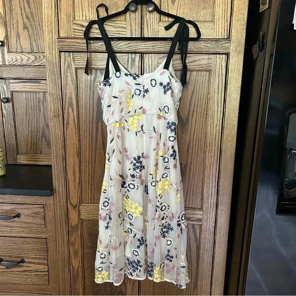 Donna Morgan | Blouson‎ Yellow Floral Embroidered Midi Dress Shoulder Tie | sz 0 - Image 12