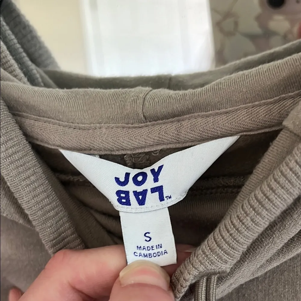 Joylab tan long sleeve - Image 4