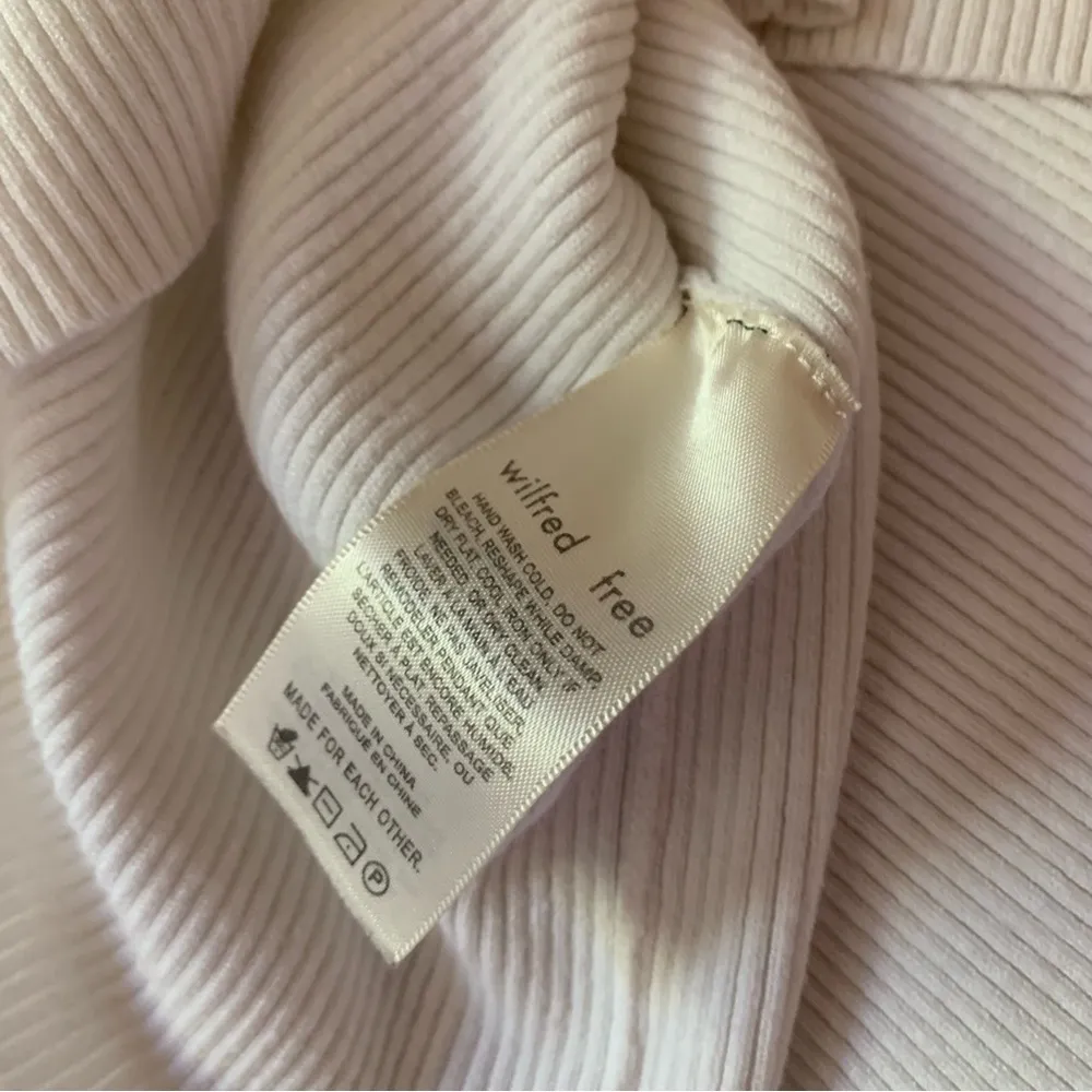 Aritzia Wilfred Free Cut - Image 14