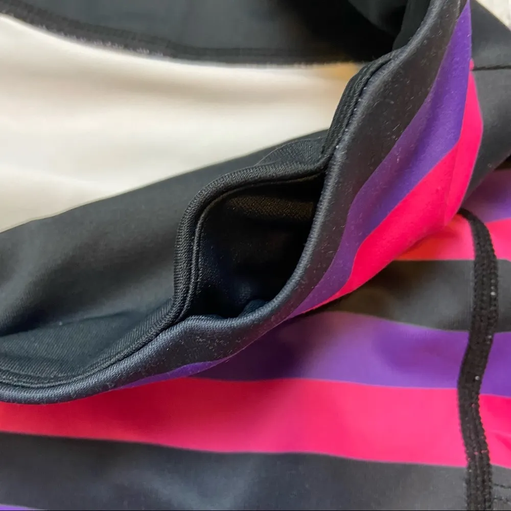 Belcorva Pink Purple Black Ombré Striped Capri. Size Medium. - Image 9