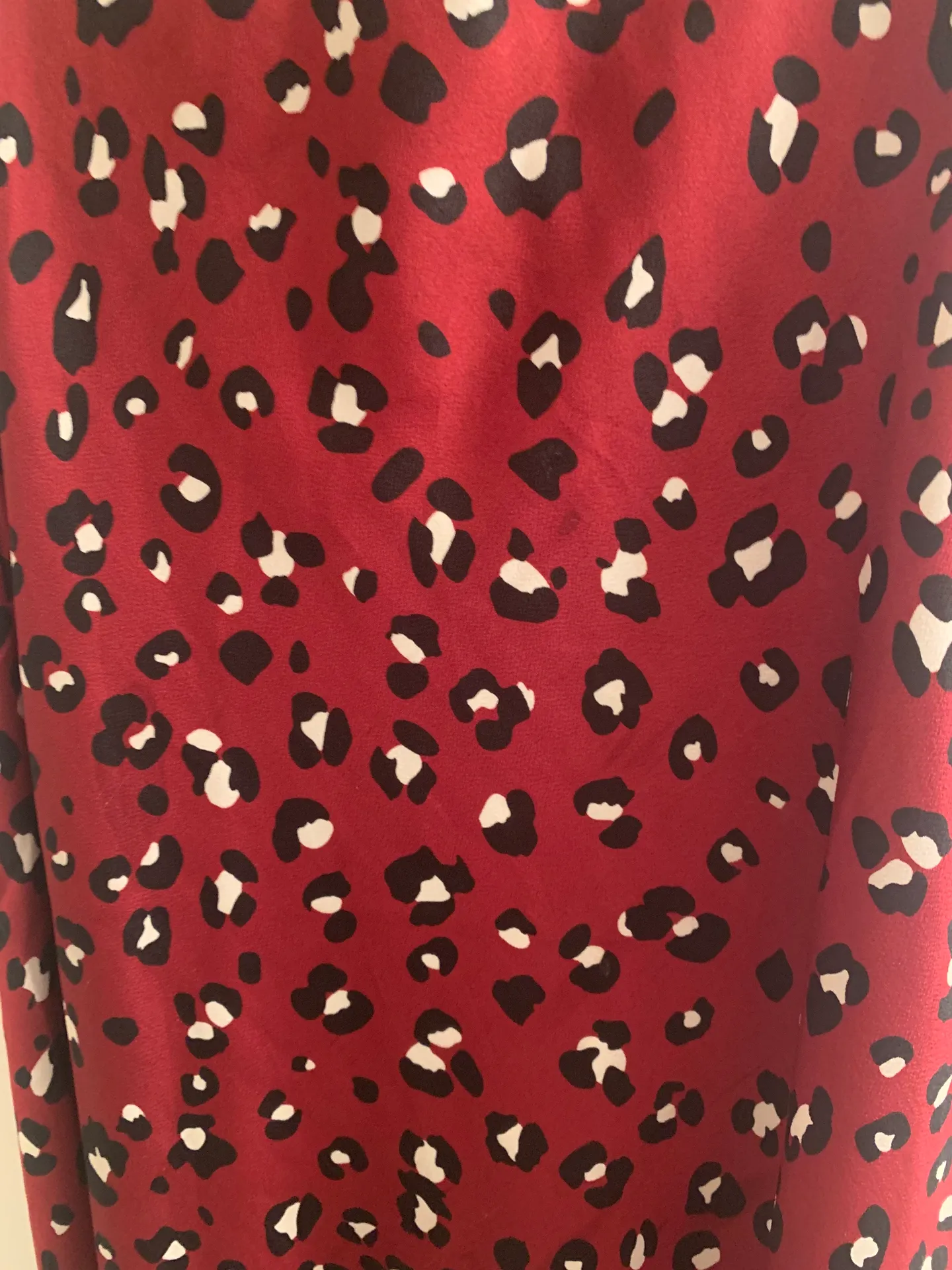 Red Leopard Print Satin Midi Skirt - Image 3