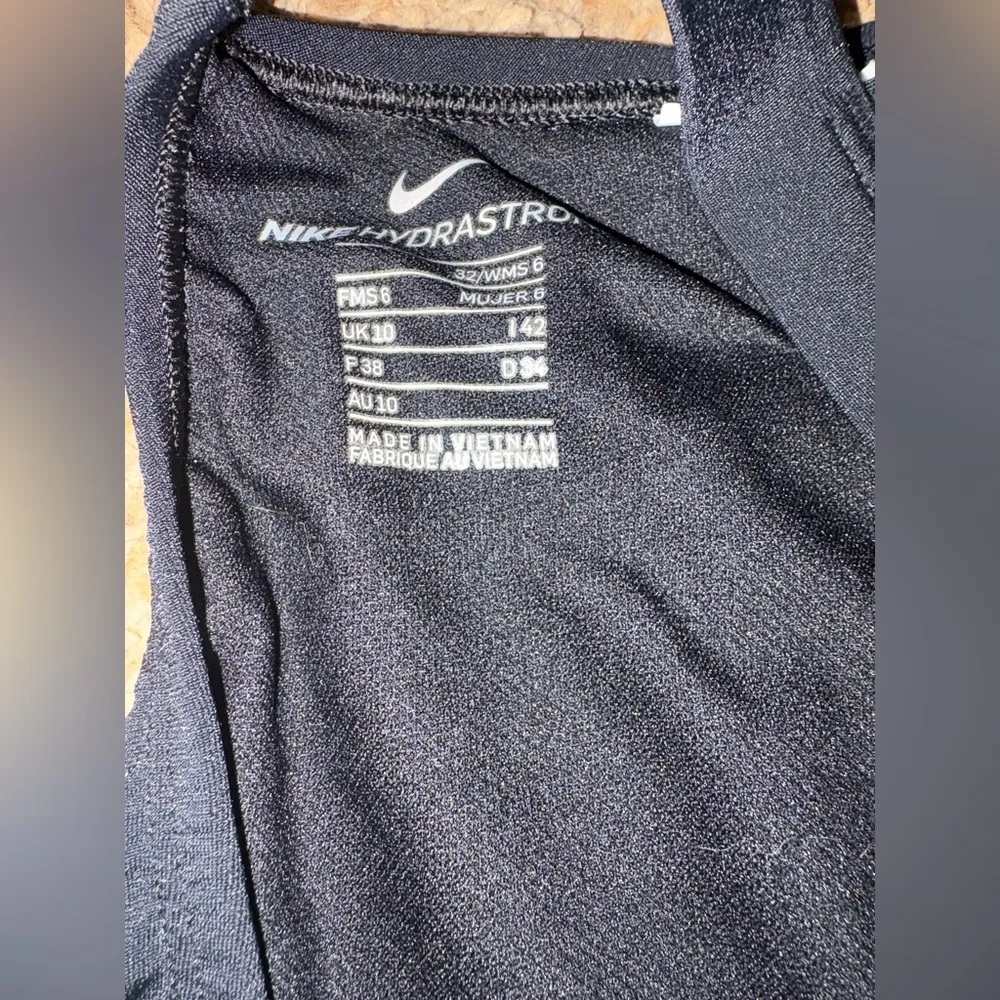 Nike bathing suit with Nike shorts - Image 4