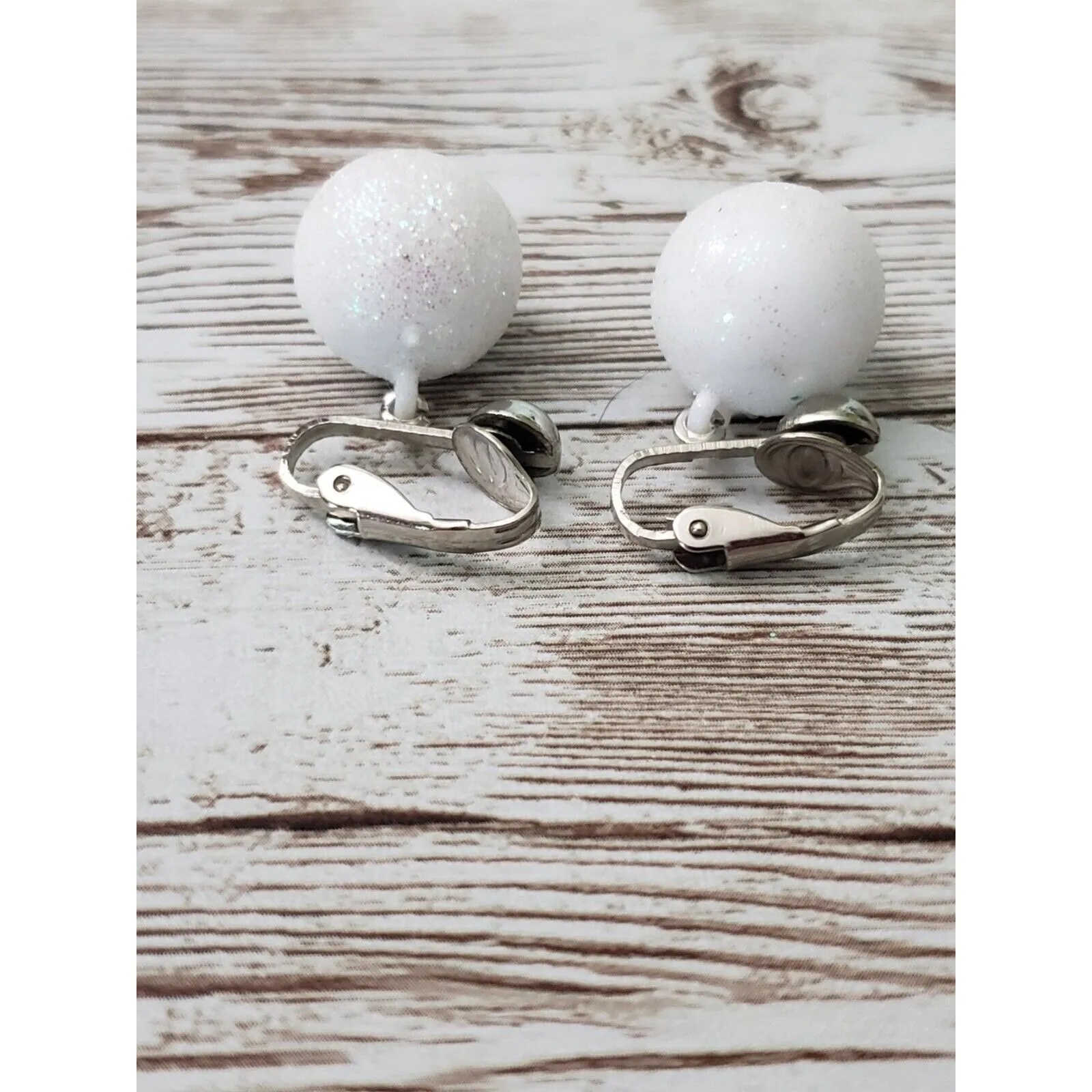 Vintage Clip On Earrings - Image 4