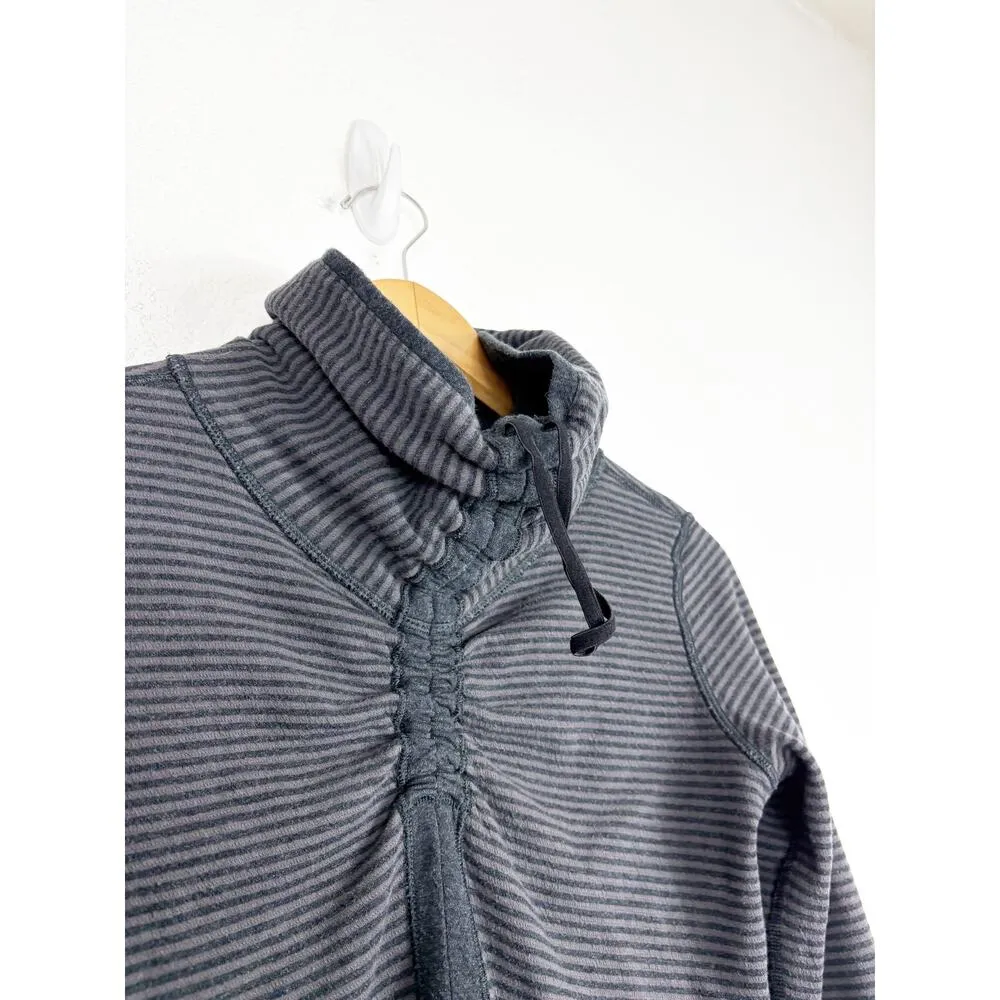 Lululemon  In A Cinch Long Sleeve Tee Reversible Cowl Neck Pullover Small Gray - Image 6