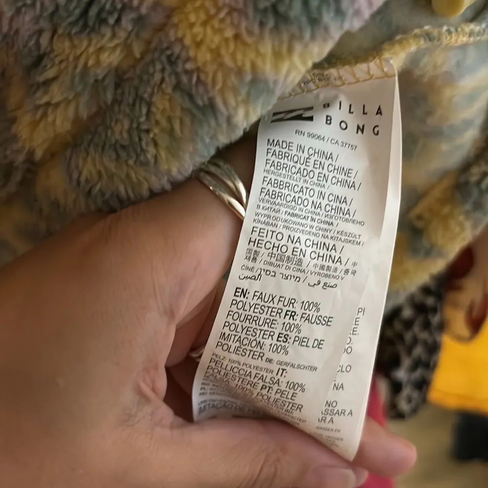 Women’s Fuzzy Fleece Hooded Jacket size M - Image 4