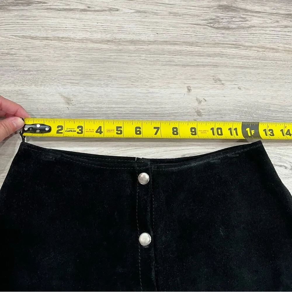 After Party by Nasty Gal Black Suede Snap Skirt - Image 7