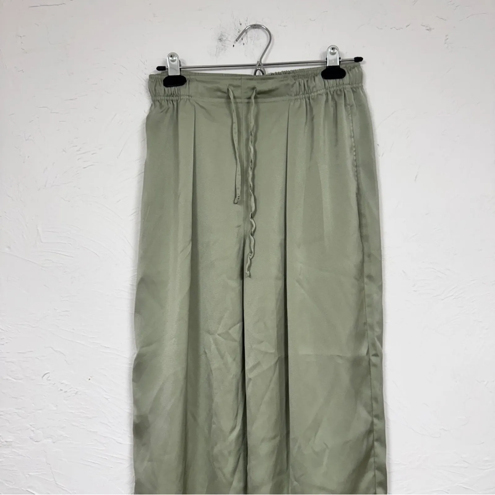 Uniqlo Sage Green Satin Wide Leg Pants Womens S Pull On Preppy Casual Tie Waist - Image 2