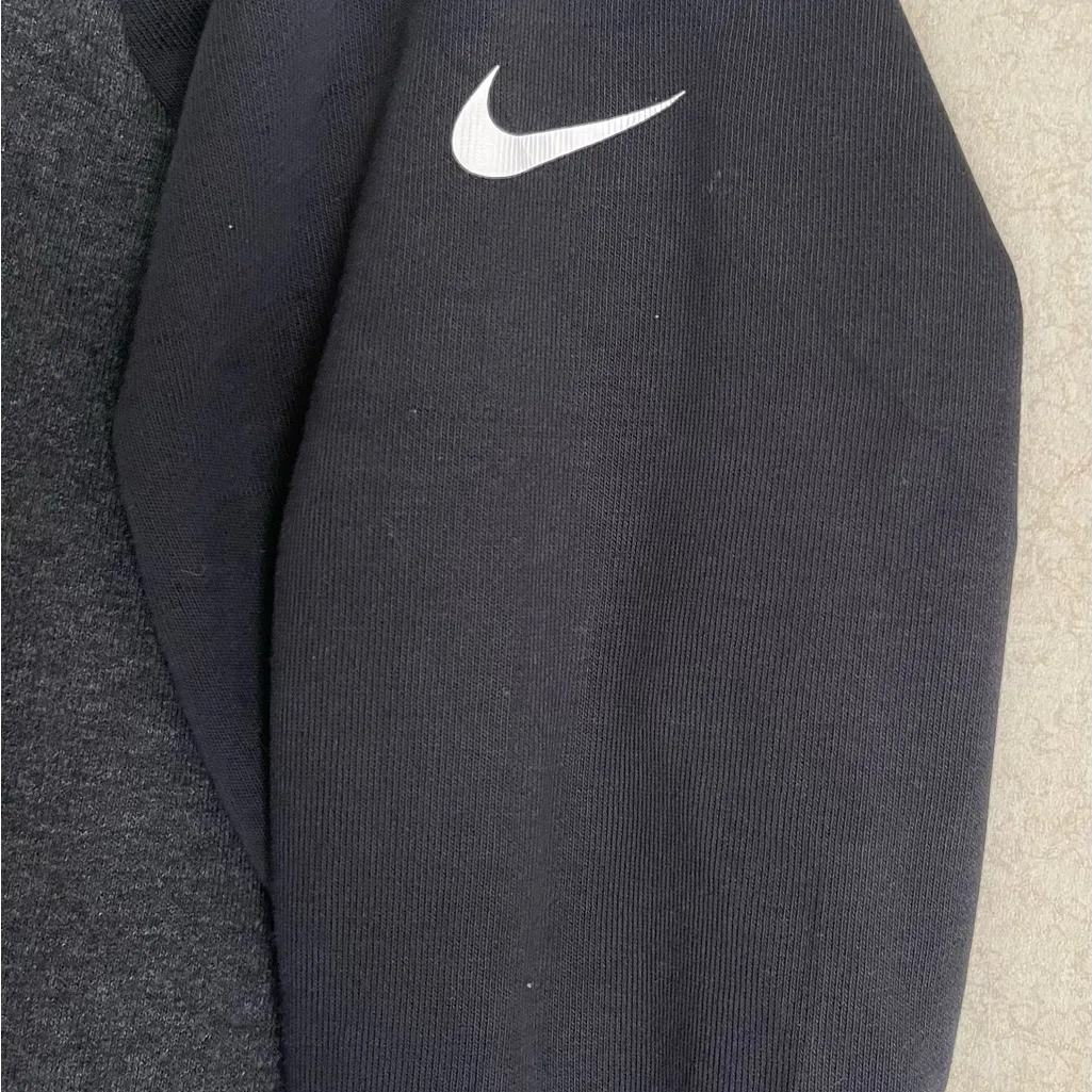 Nike Black and Pink Raglan Crewneck - Image 3