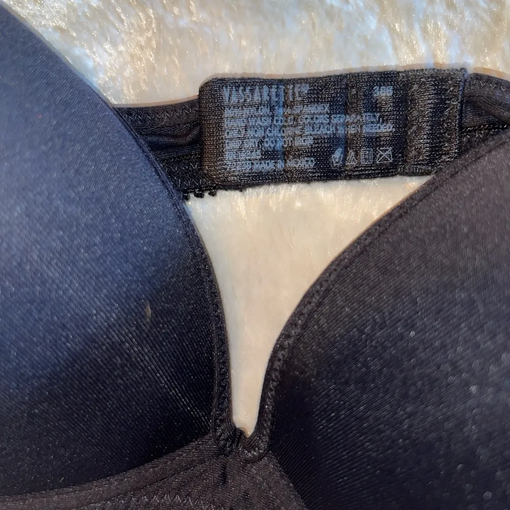 Vassarette Black T-Shirt Bra 36B | Lightly Lined Comfort - Image 2