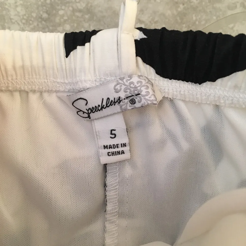 Black and White Floral Dress Size undefined - Image 4